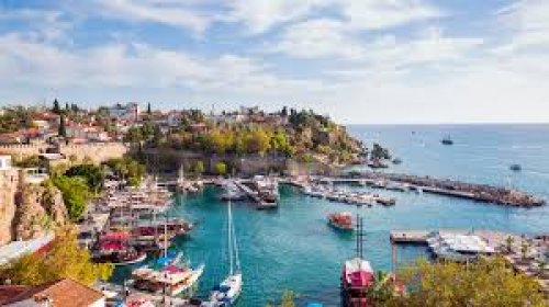 Olympos, hogar de las mundialmente famosas casas en los árboles