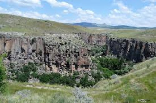 Cappadocia Ihlara Canyon Hiking Optional Hot Air Balloon (04:45- 08:30 AM)